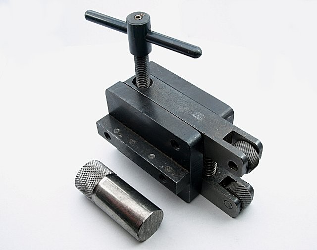 CNC-Rändelwerkzeug - Schaft: LH 5/8 - Rändelung: L - Lager CNC-Rändelwerkzeug - Schaft: LH 5/8 - Rändelung: L - Lager